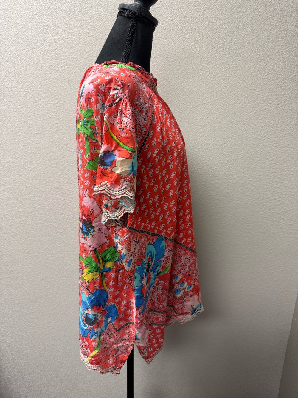 Johnny Was XL Coral Floral Boho Blouse Scallop Hem Cottagecore Resort Top Chic - Picture 7 of 10